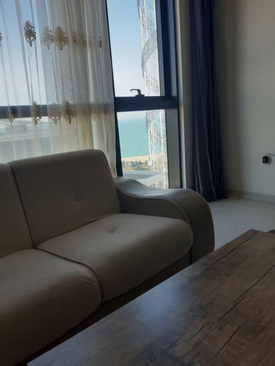 Angel Apartment In Porta Batumi Eksteriør billede